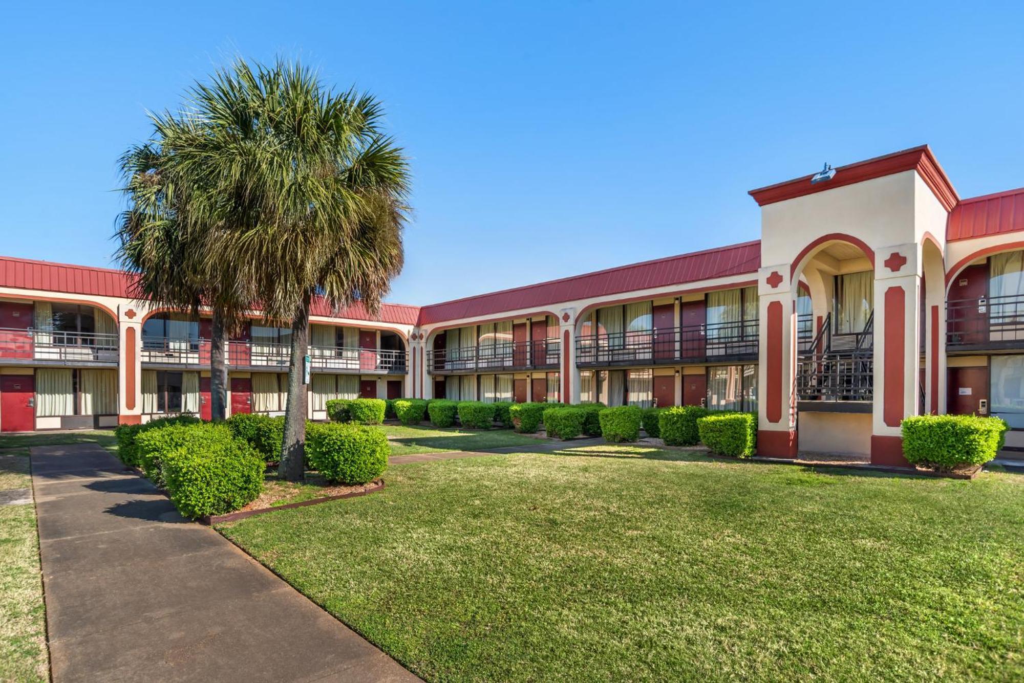 Red Roof Inn Montgomery - Midtown Exterior photo